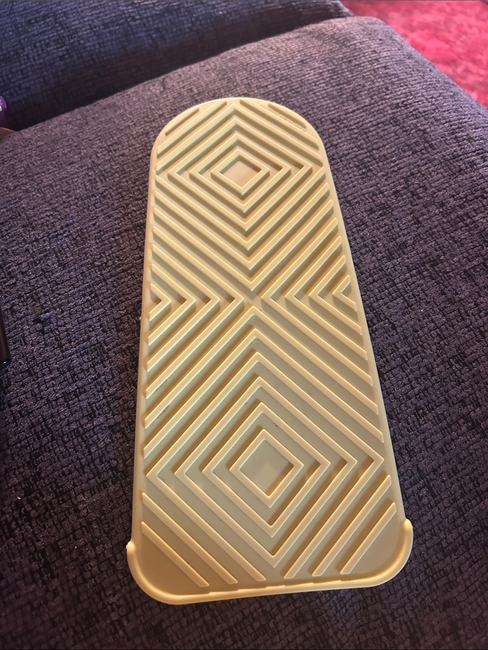 Silicone. Curling iron holder and Mat